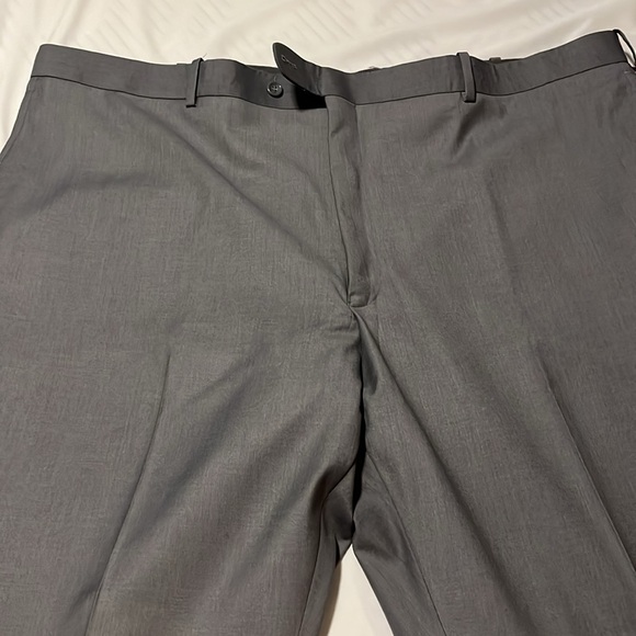 Caravelli gray 3 piece suite. Like new. 54L coat and 50 waist pant. - Picture 11 of 16